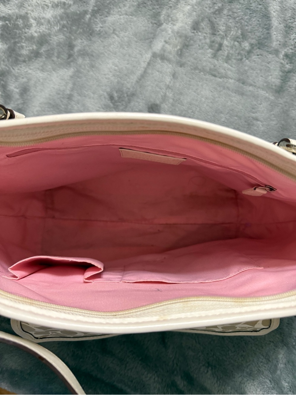 Coach Beige Signature Canvas Shoulder Bag with Cream Trim - Picture 6 of 7